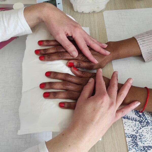 Asfad massage des mains